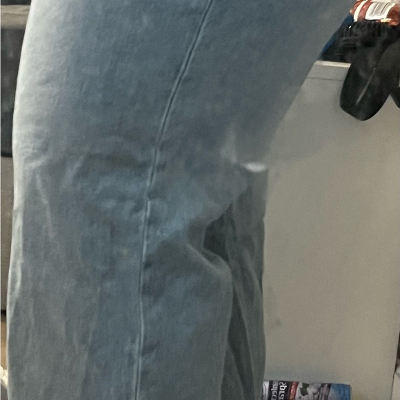 Size 18 Light wash high rise loose fitting jeans - Picture 4 of 4